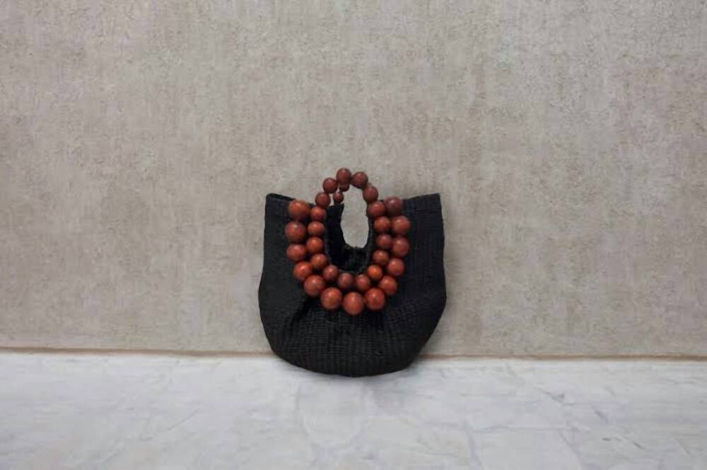 NEW ARANAZ women's luxury cueba beaded handbag in black brown bead